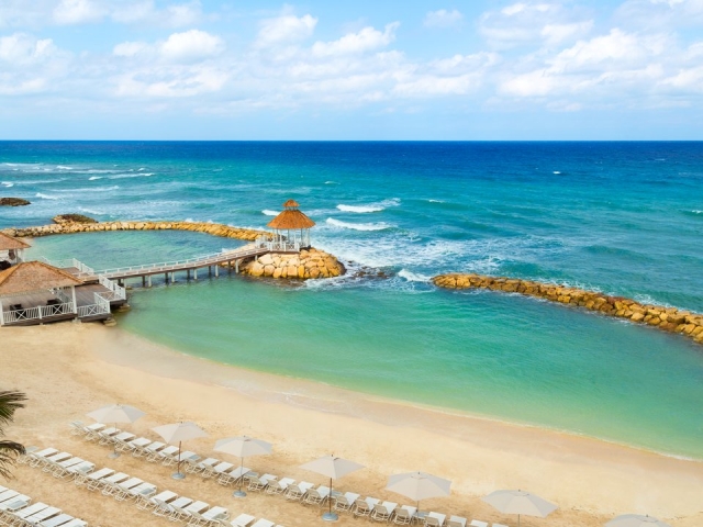 Hyatt Ziva Rose Hall Beach